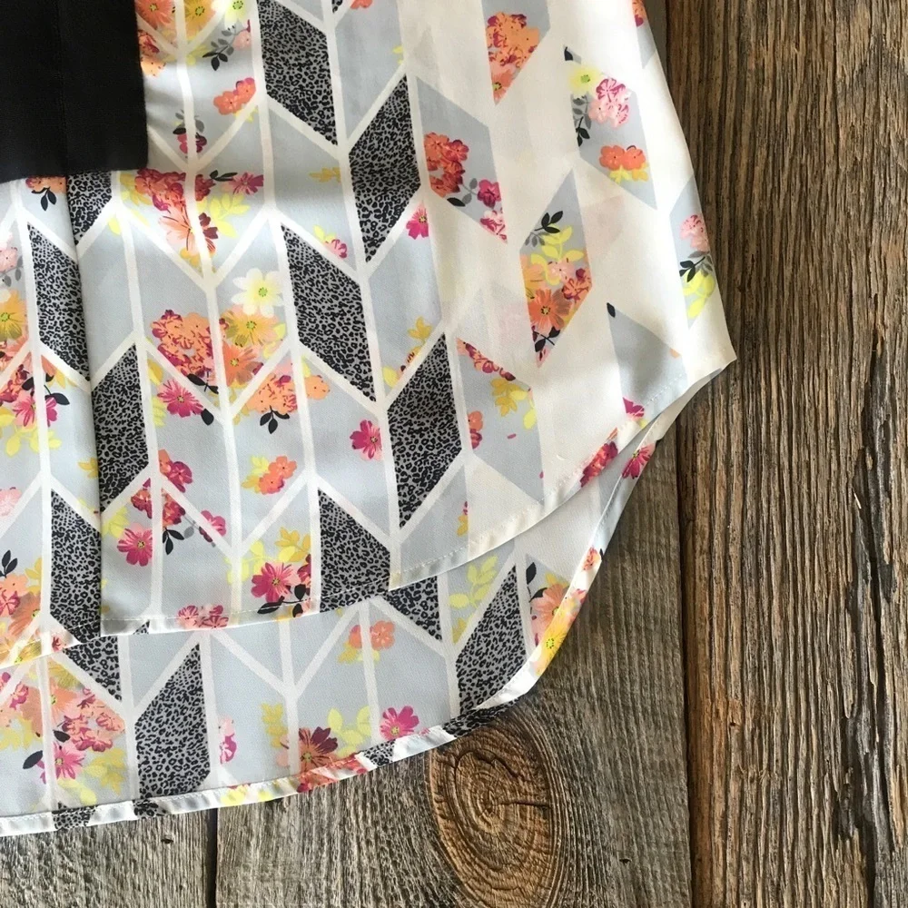 CAbi Grosgrain Floral Geometric Sleeveless Size S - Picture 10 of 11